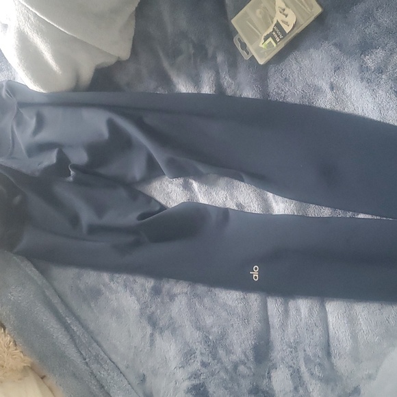 ALO High Waisted Wripped Warrior Leggings - Picture 5 of 6